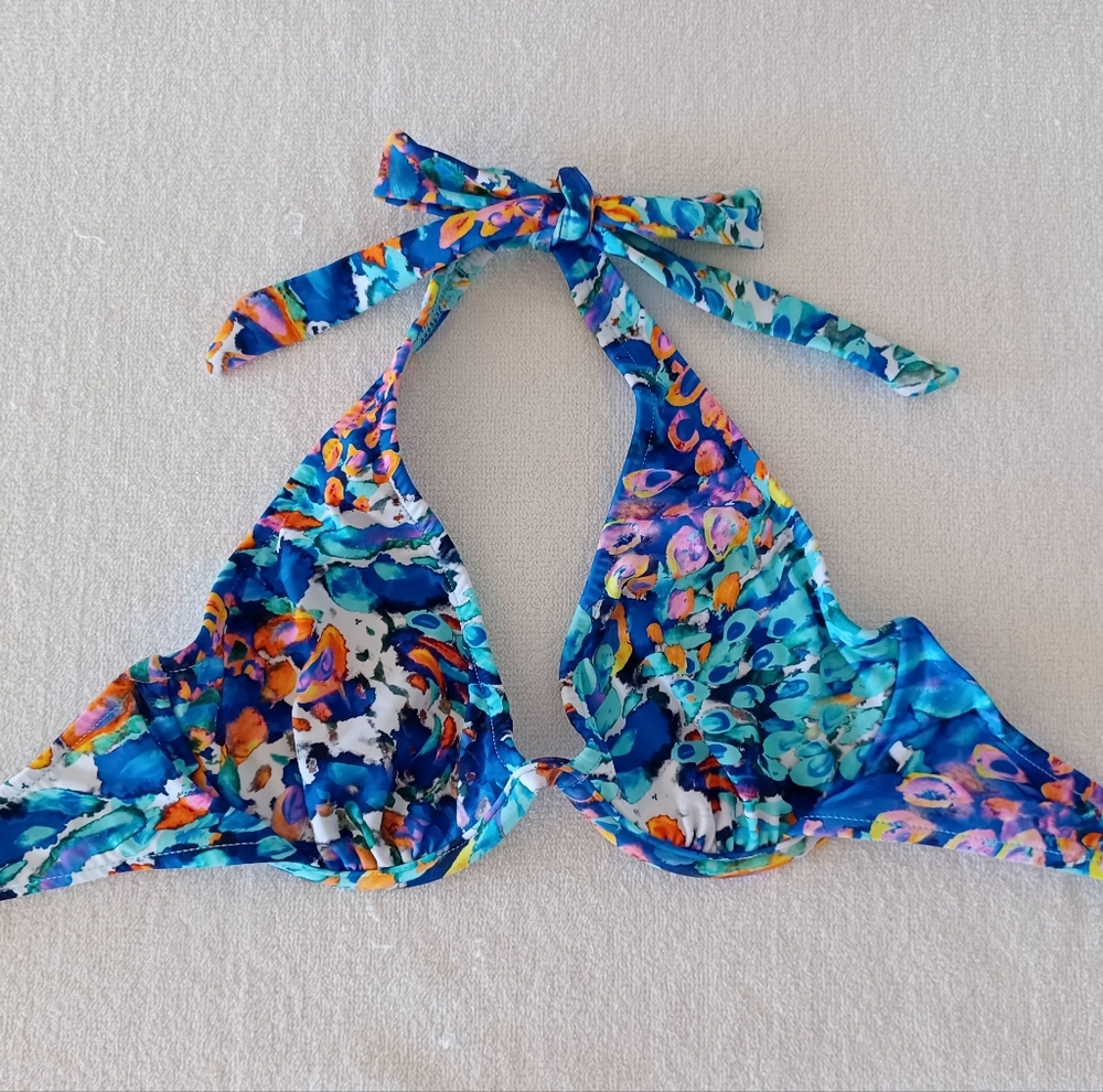 VENUS Belize Underwire Halter Bikini Top, size 32D/34C/36B